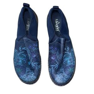 Alegria by PG Lite Blue Floral Slip-On Shoes – Women’s Size 11 (EU 42)